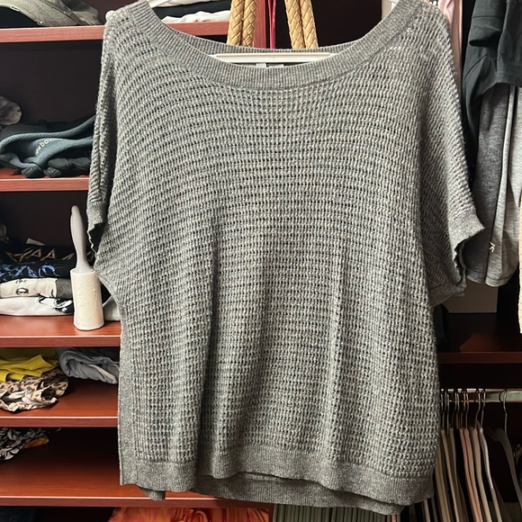 Neiman Marcus Cashmere Short Sleeve Sweater - Picture 1 of 5
